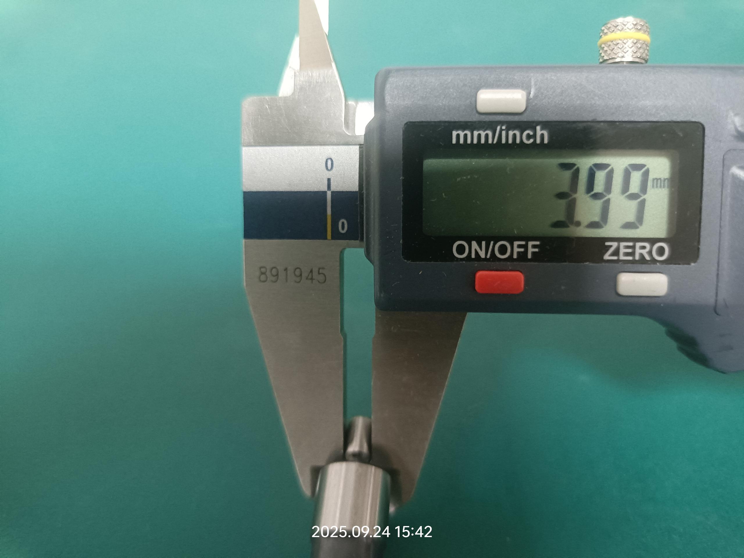 Mechanical edge finder