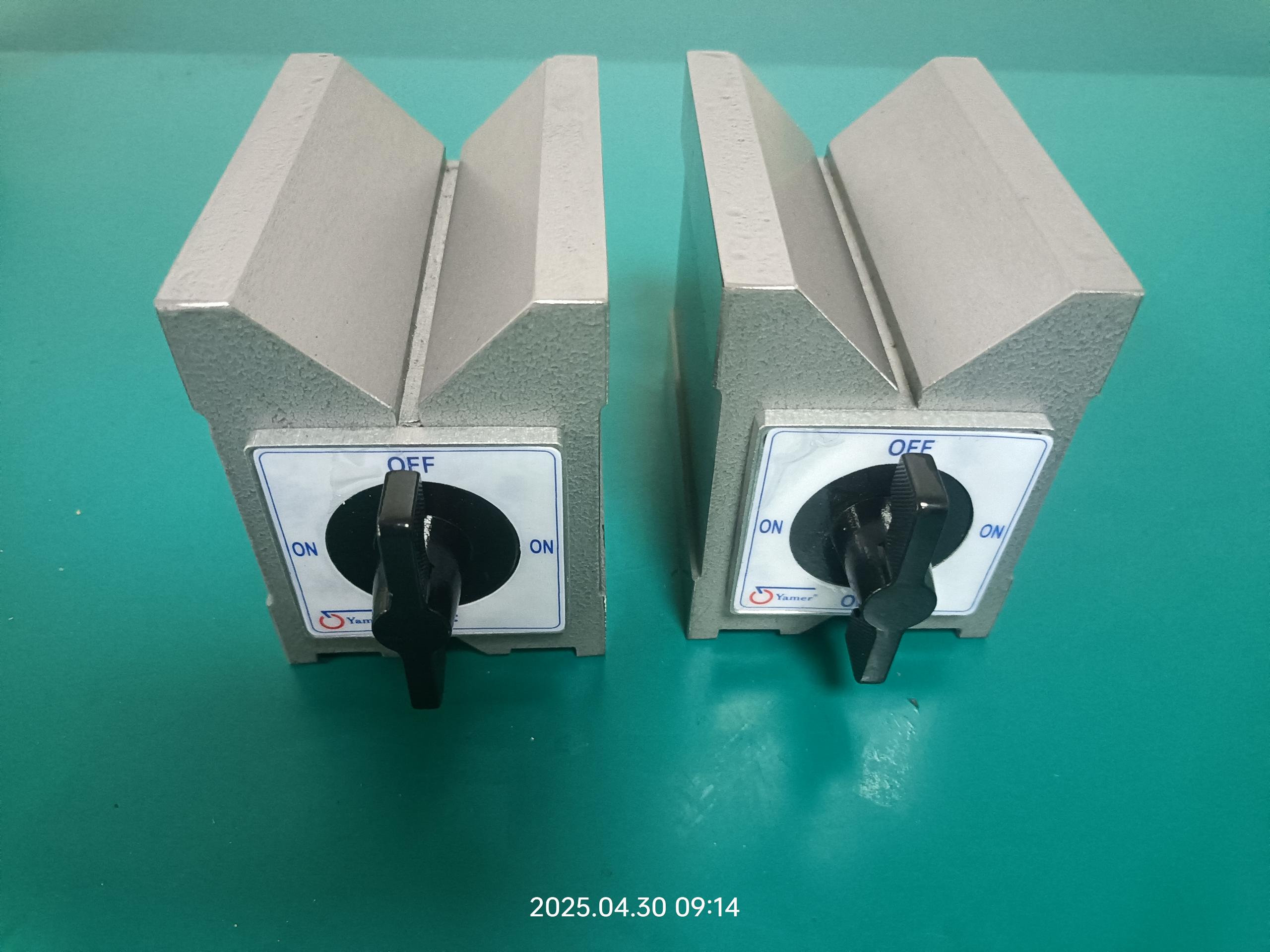 Magnetic measuring and clamping vee block