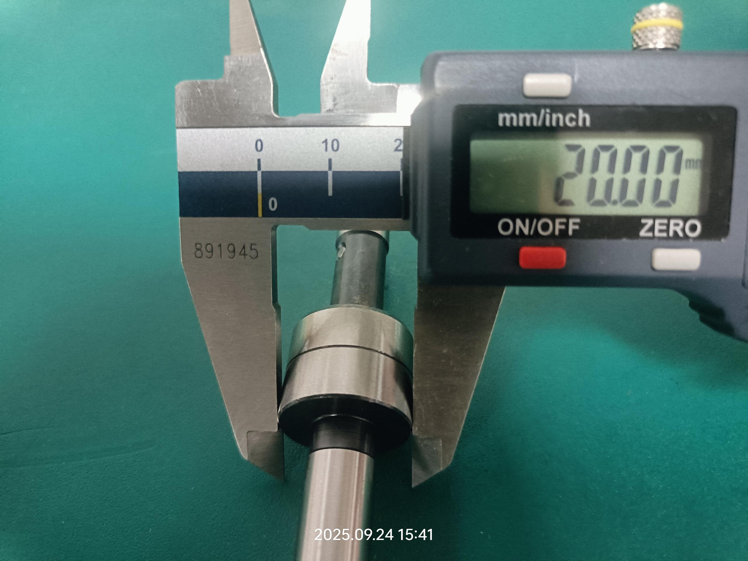 Mechanical edge finder