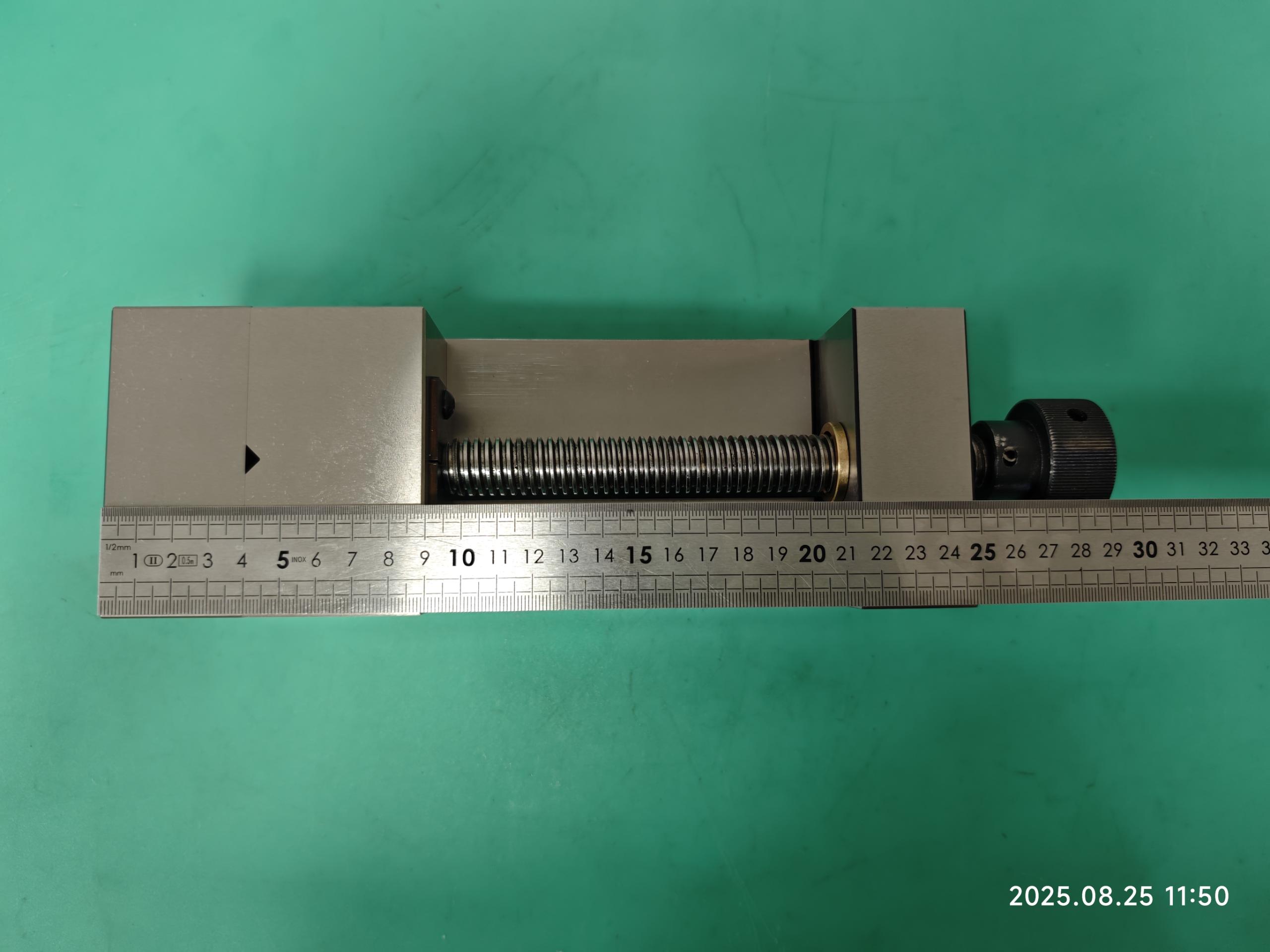 Precision toolmarkers vise